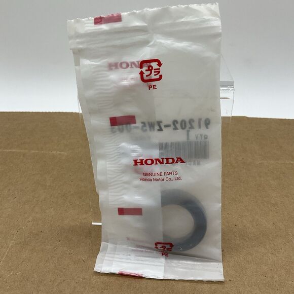 Honda Genuine OEM 91202-ZW5-003 Seal - Picture 1 of 4